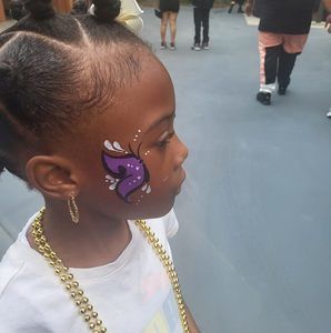 Meet your Posher, Roxanne